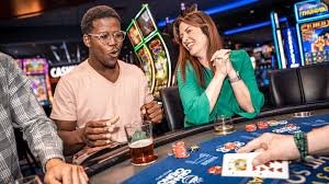 Money Train live-dealer table on bonsaibola with multiplier wheel and real-time chat